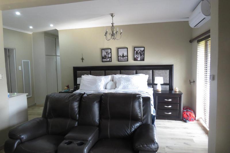 5 Bedroom Property for Sale in Vryburg North West
